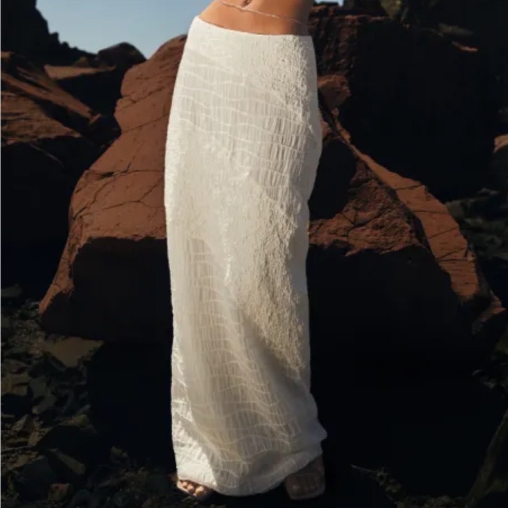 MESHKI Nyah Textured Midi Skirt White Asymmetrical Crinkle Women Medium